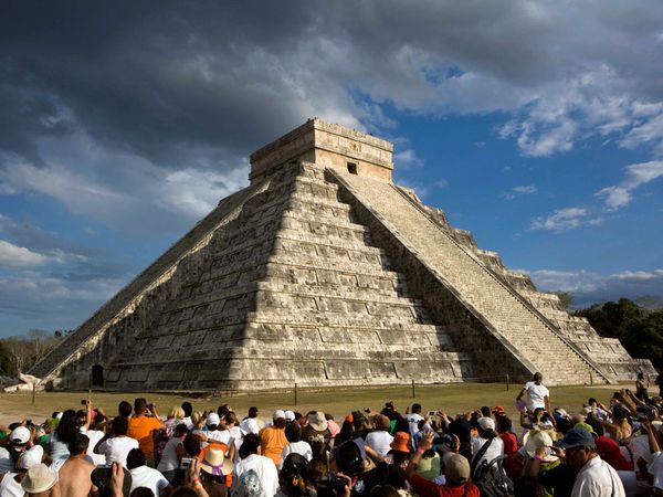 the main pyramid in chichen itza